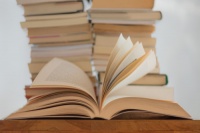 Artykuł Księgarnia online - dostęp do książek bez wychodzenia z domu
